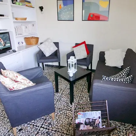 Sleeps 6 *